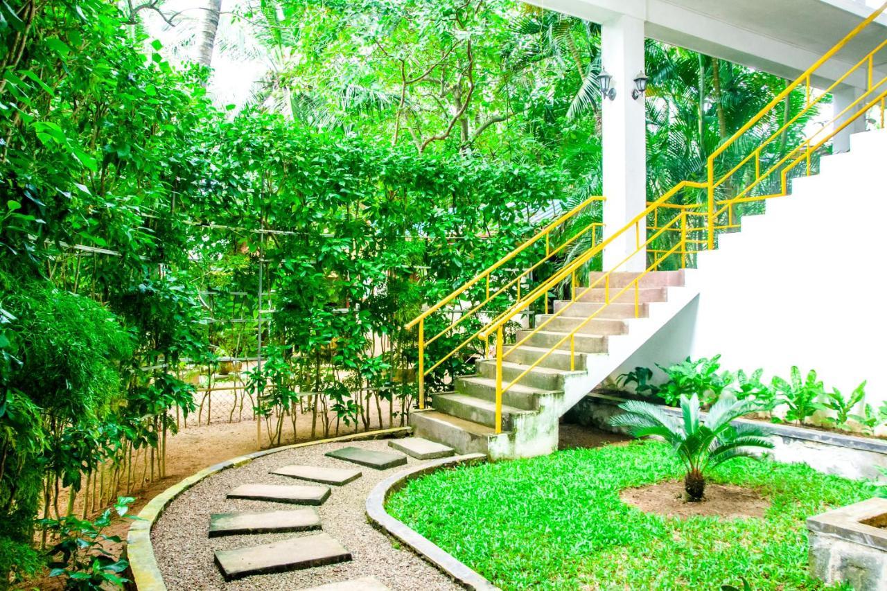 No Name Rest Hotel Unawatuna Exterior photo
