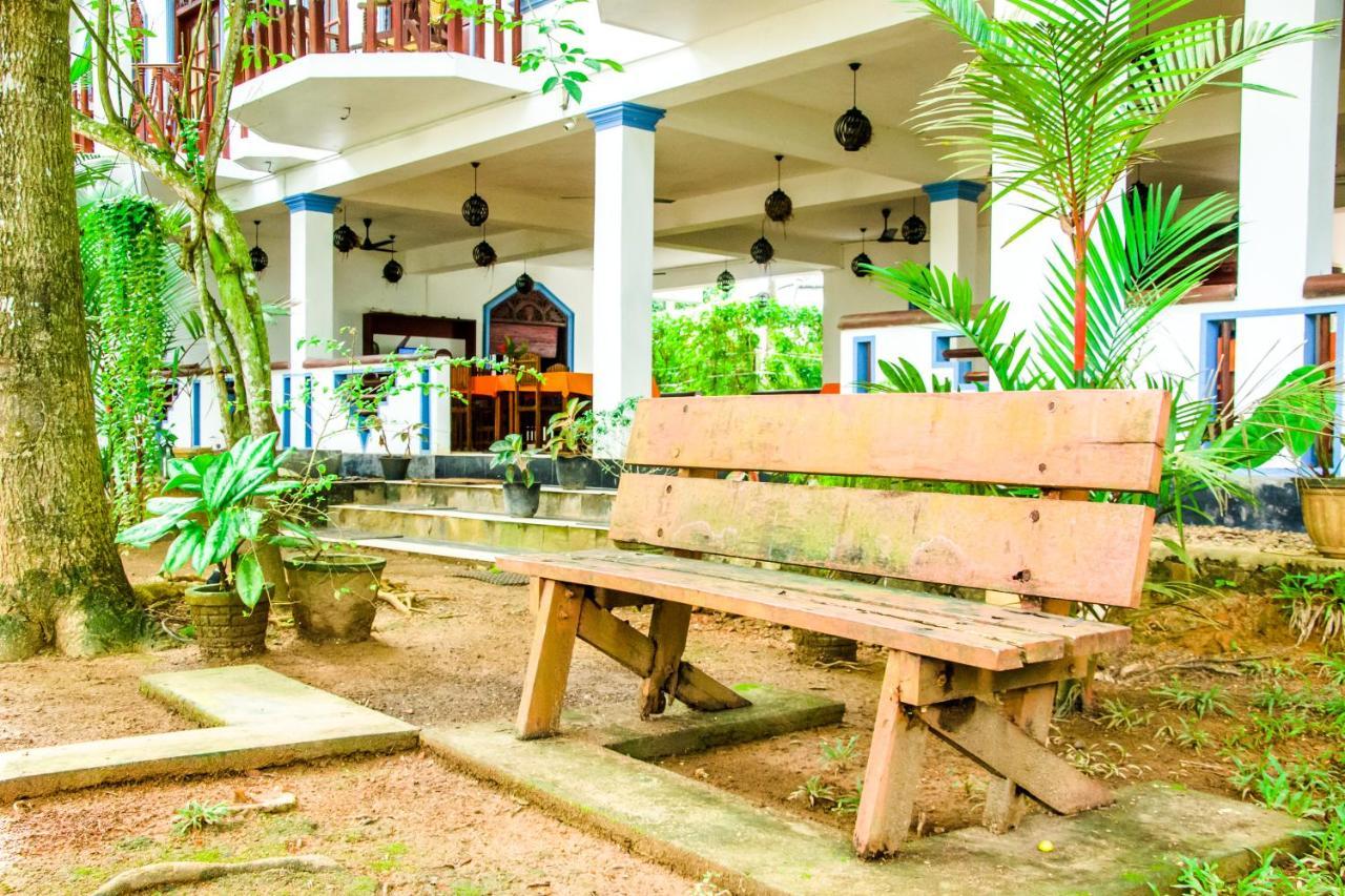 No Name Rest Hotel Unawatuna Exterior photo